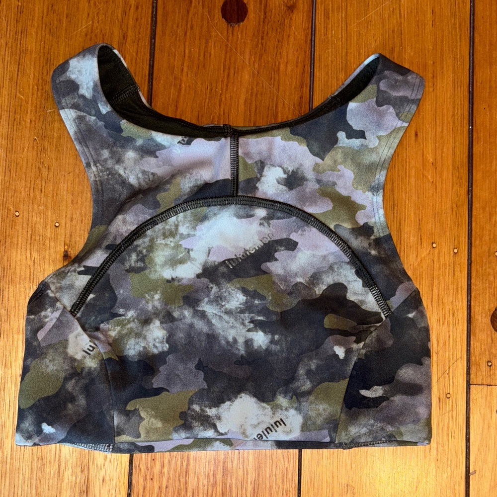 Lululemon Tough Train High-Neck Bra Medium Support size 2 camo green multi color